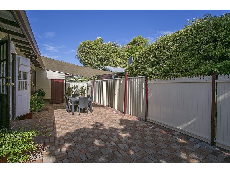 27 Gloucester Street, Victoria Park WA 6100