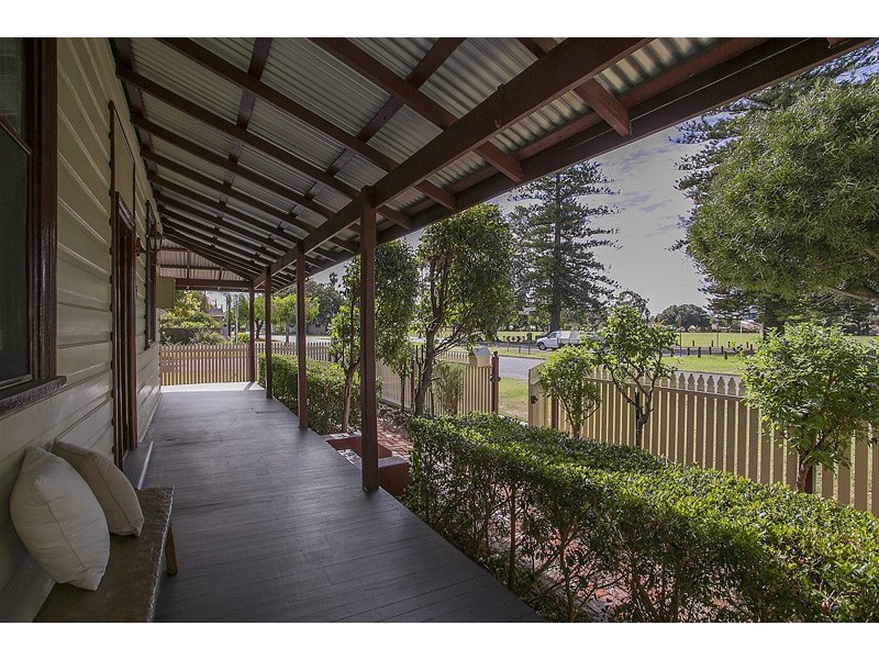 27 Gloucester Street, Victoria Park WA 6100