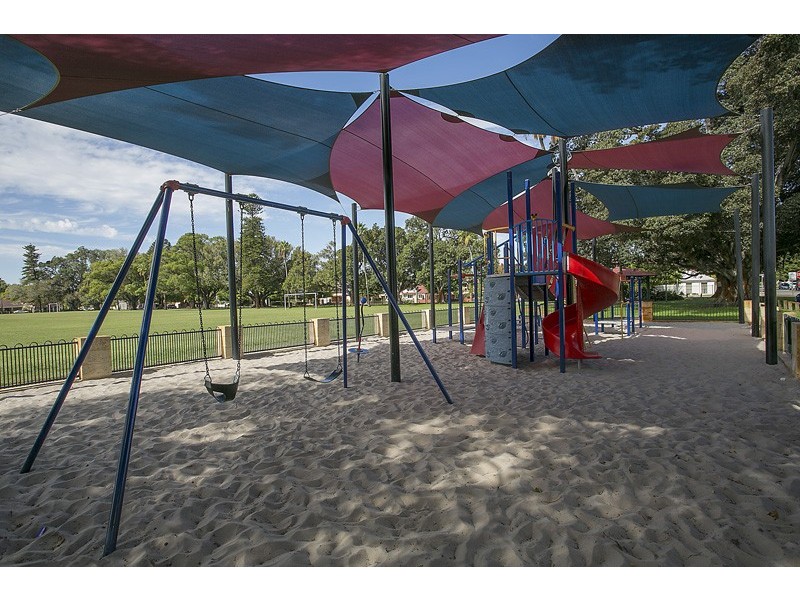 27 Gloucester Street, Victoria Park WA 6100