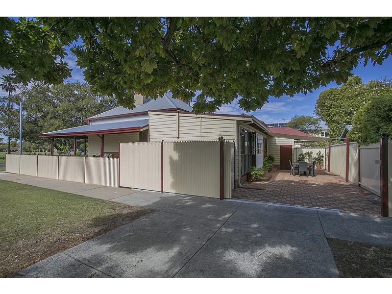 27 Gloucester Street, Victoria Park WA 6100