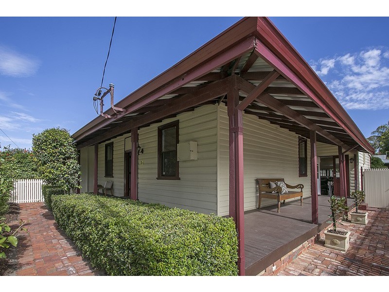 27 Gloucester Street, Victoria Park WA 6100