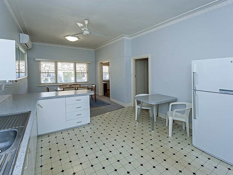 20 Palmerston Street, St James WA 6102