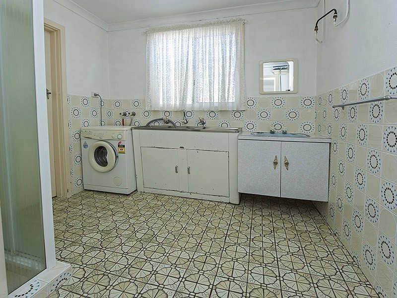 20 Palmerston Street, St James WA 6102