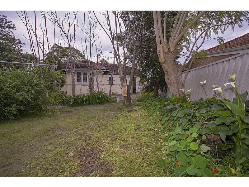 4 Stannard Street, St James WA 6102