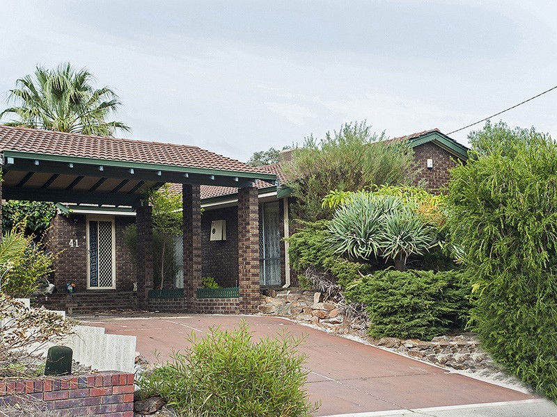 41 McNamara Dr, Thornlie WA 6108