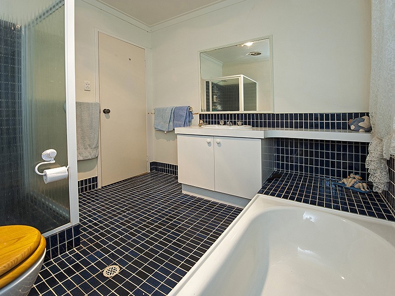 41 McNamara Dr, Thornlie WA 6108