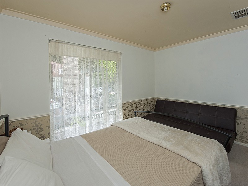 41 McNamara Dr, Thornlie WA 6108