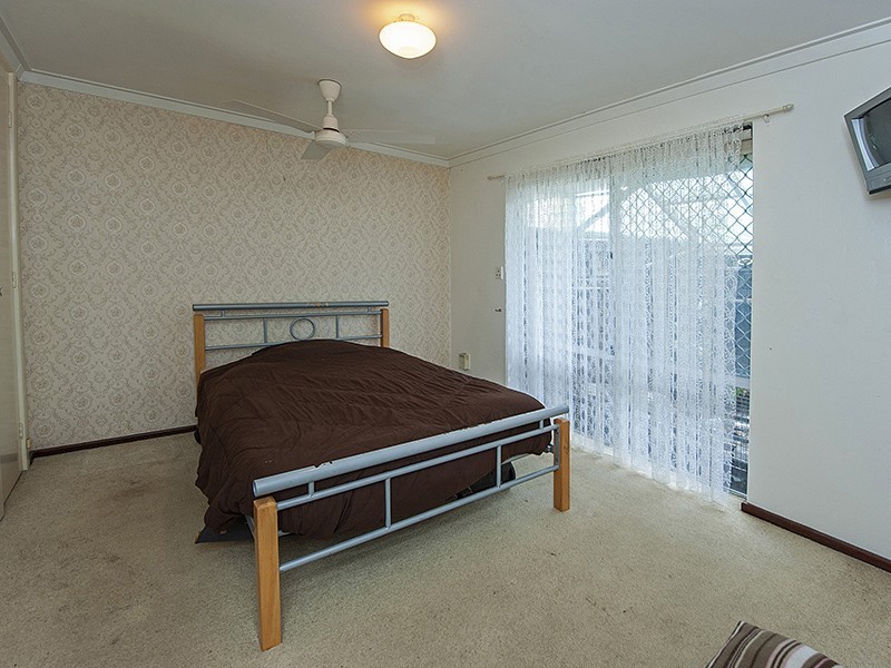 41 McNamara Dr, Thornlie WA 6108