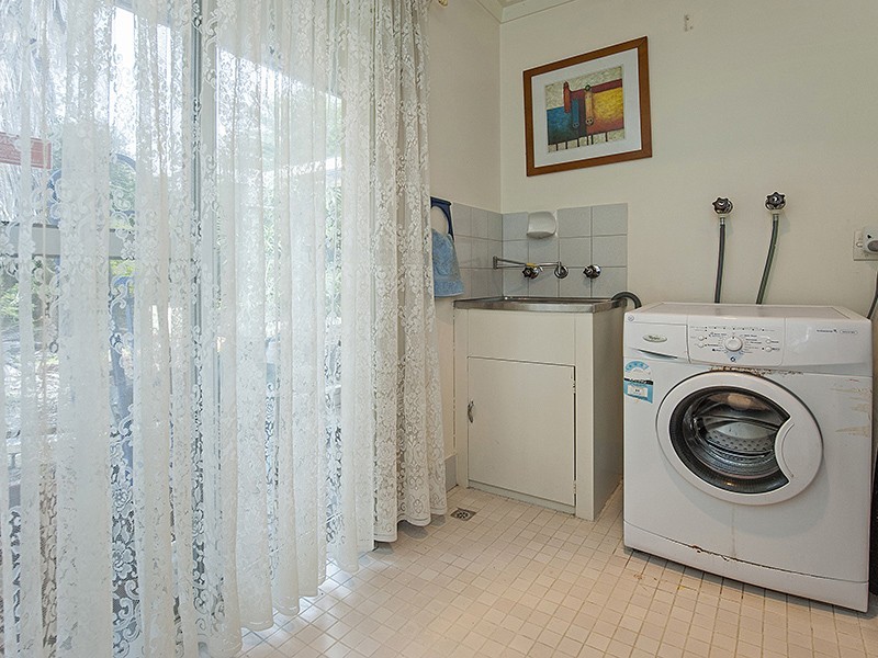 41 McNamara Dr, Thornlie WA 6108