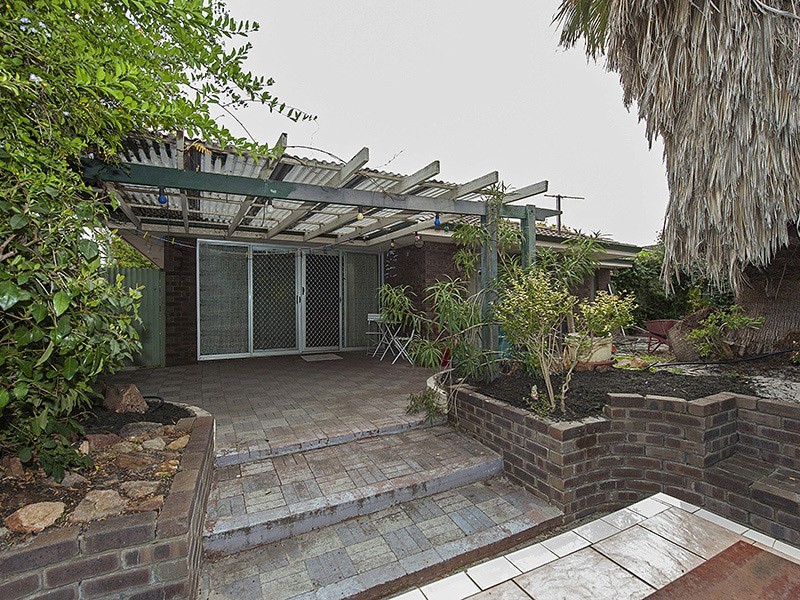 41 McNamara Dr, Thornlie WA 6108