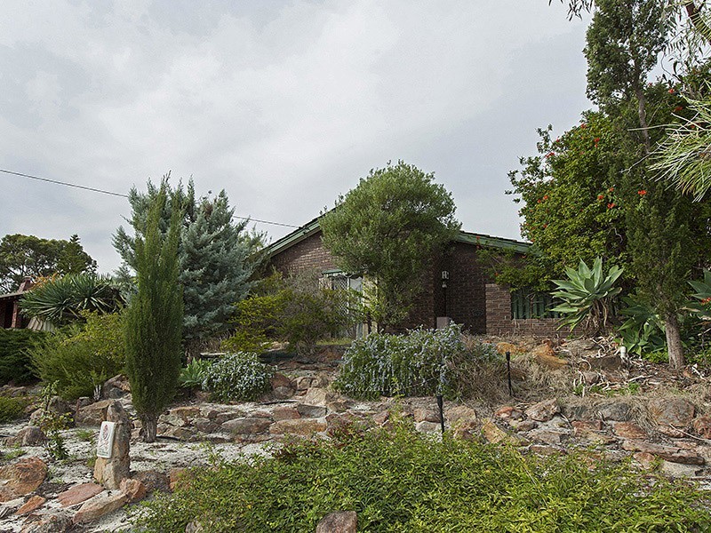 41 McNamara Dr, Thornlie WA 6108