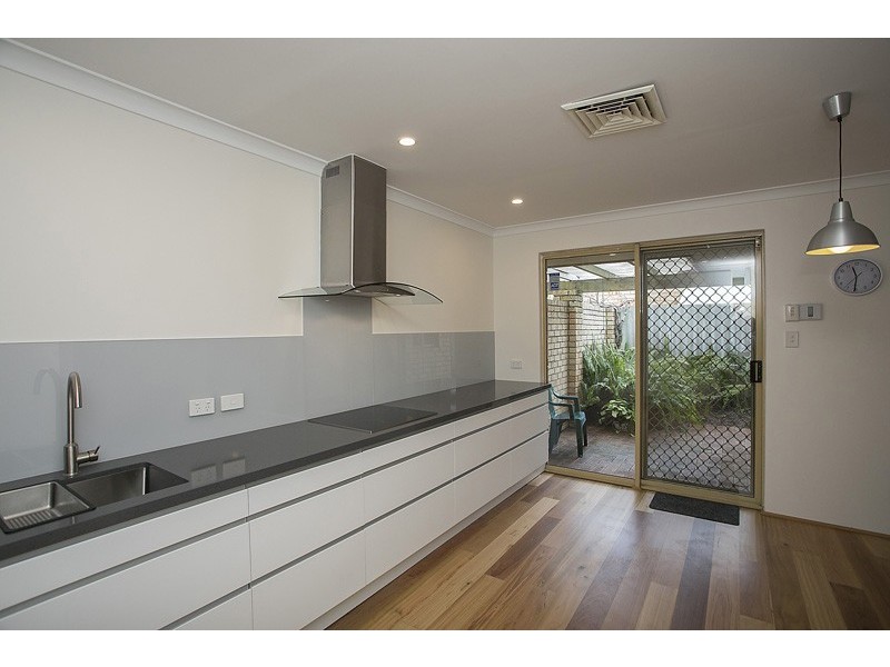 2 / 2 Anglesea Street, East Victoria Park WA 6101