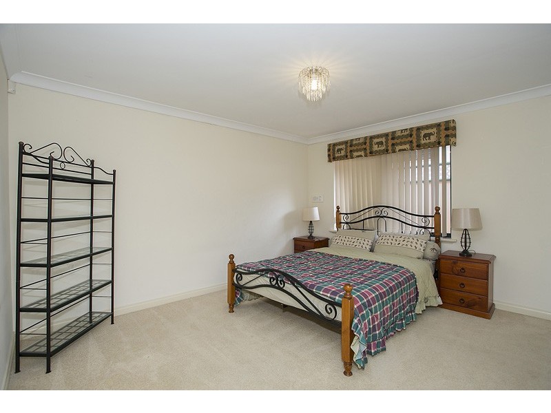 38 Pitt Street, St James WA 6102