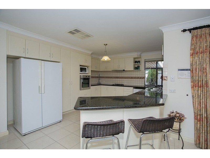 38 Pitt Street, St James WA 6102
