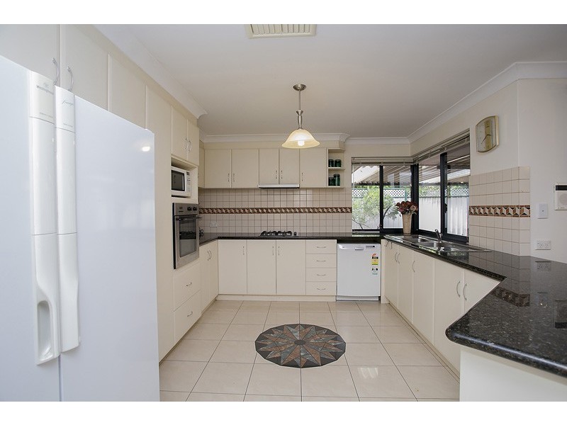 38 Pitt Street, St James WA 6102