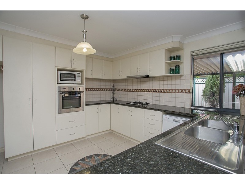 38 Pitt Street, St James WA 6102