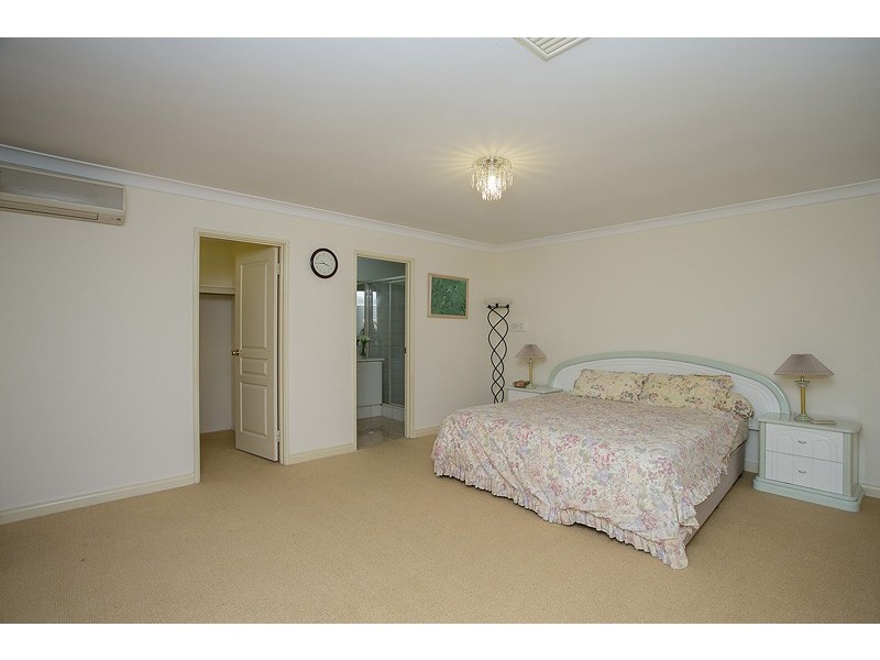 38 Pitt Street, St James WA 6102