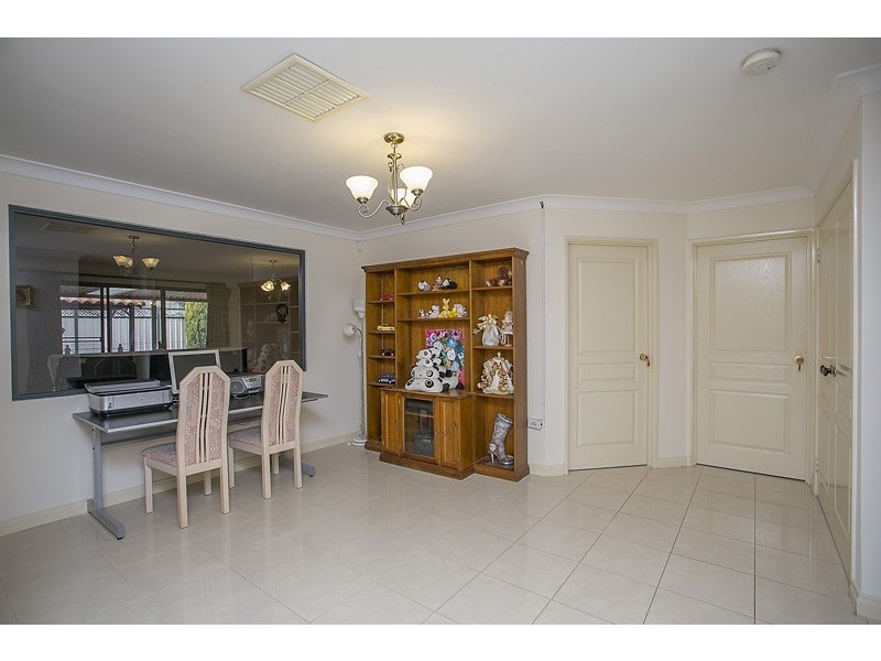38 Pitt Street, St James WA 6102