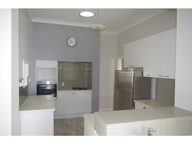 29 Victoria St, St James WA 6102