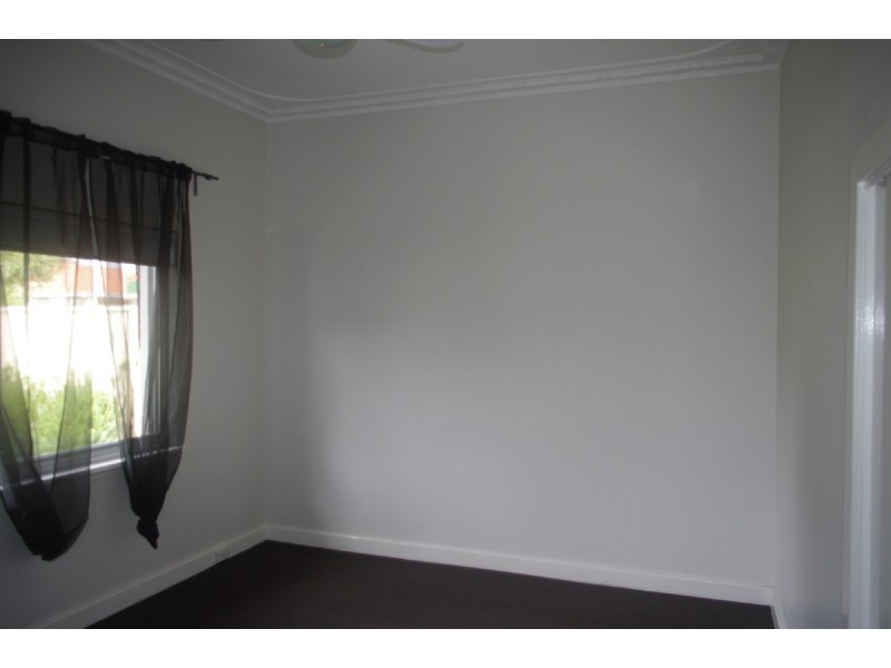 29 Victoria St, St James WA 6102