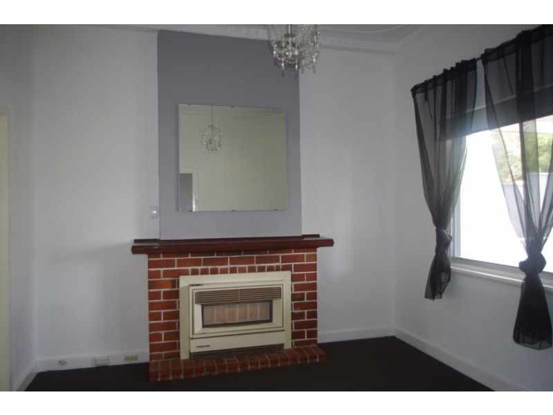 29 Victoria St, St James WA 6102