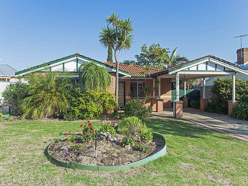 15A ESPERANCE STREET, East Victoria Park WA 6101