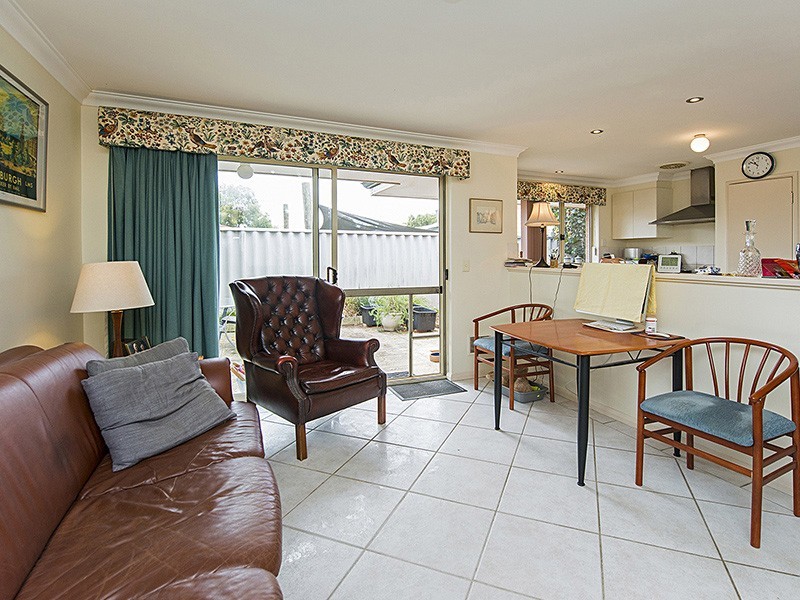 15A ESPERANCE STREET, East Victoria Park WA 6101