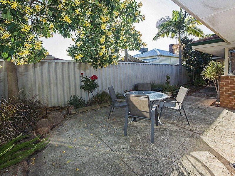 15A ESPERANCE STREET, East Victoria Park WA 6101