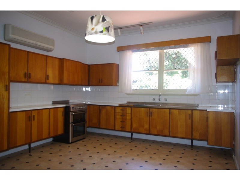 51 Walpole, St James WA 6102
