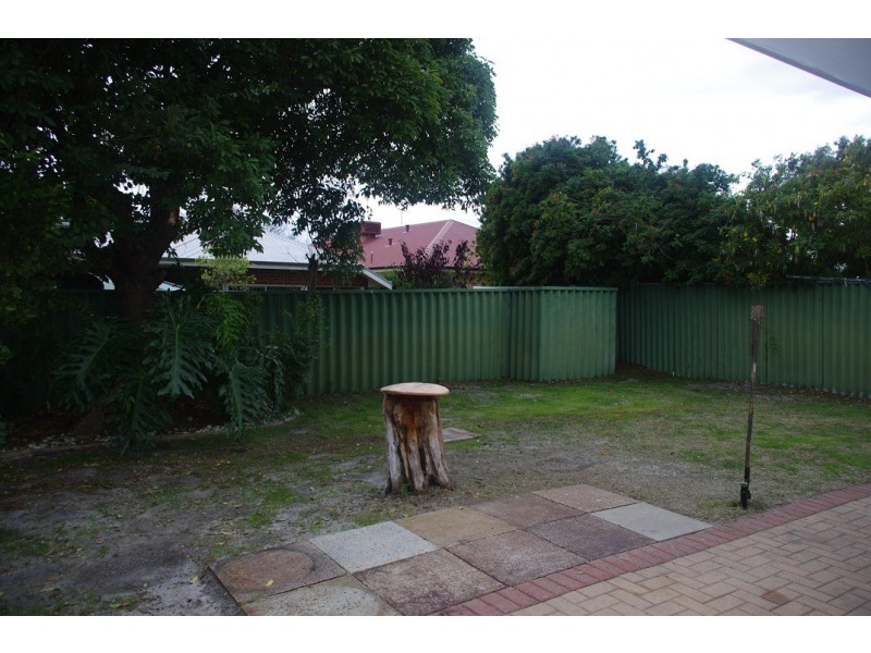 40 Asteroid Way, Carlisle WA 6101