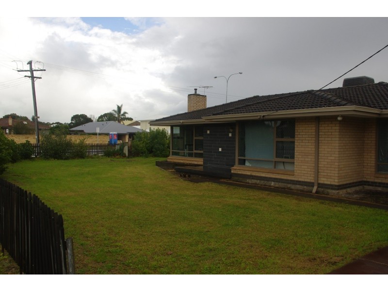 192 Corinthian Road East, Riverton WA 6148