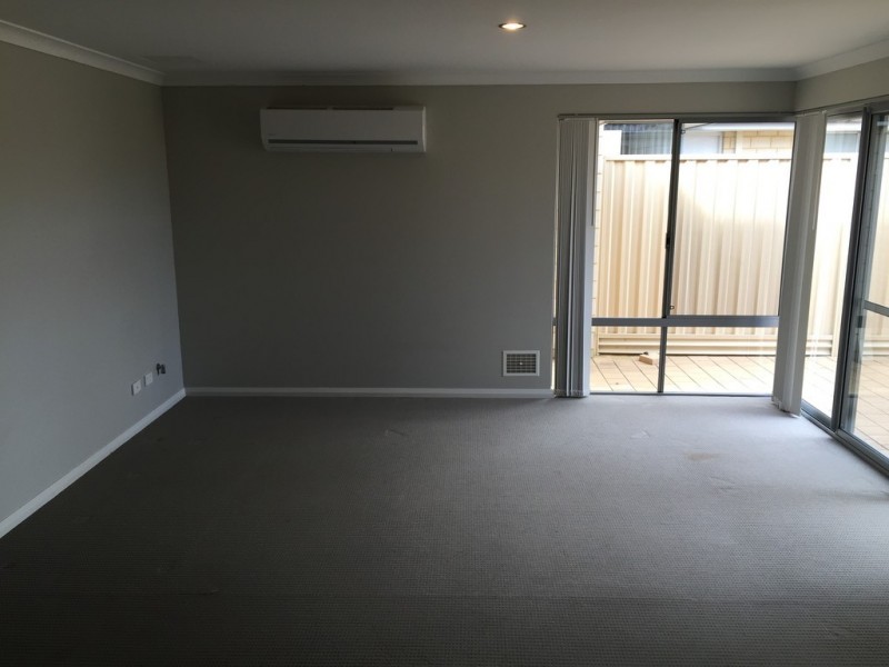 2/37 Oman Pass, Canning Vale WA 6155