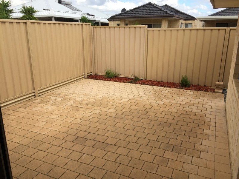 2/37 Oman Pass, Canning Vale WA 6155