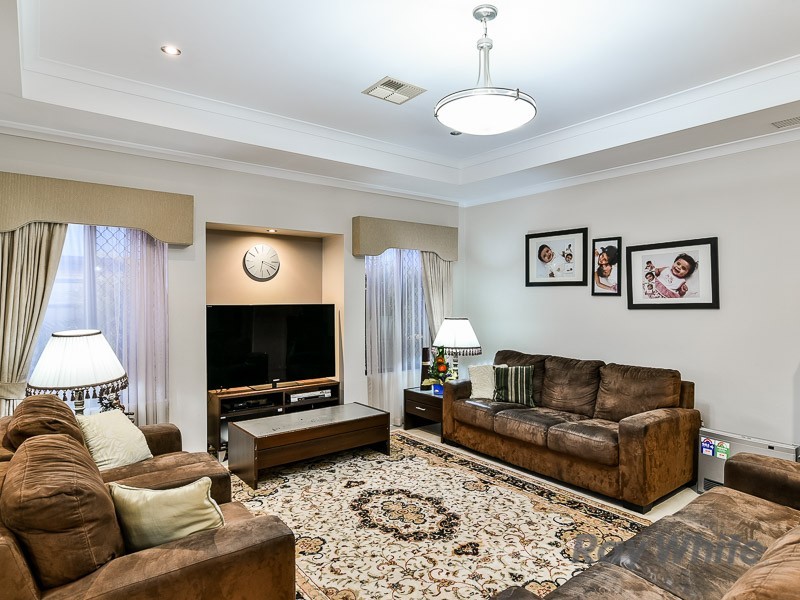 16 Bering Promenade, Canning Vale WA 6155