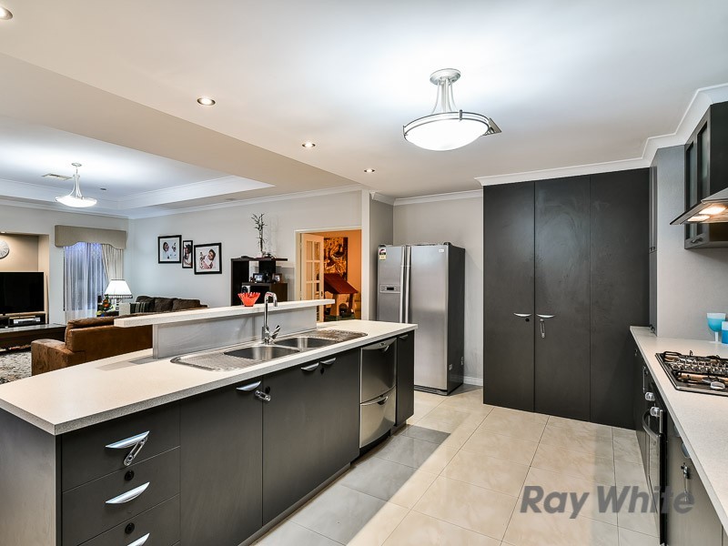 16 Bering Promenade, Canning Vale WA 6155