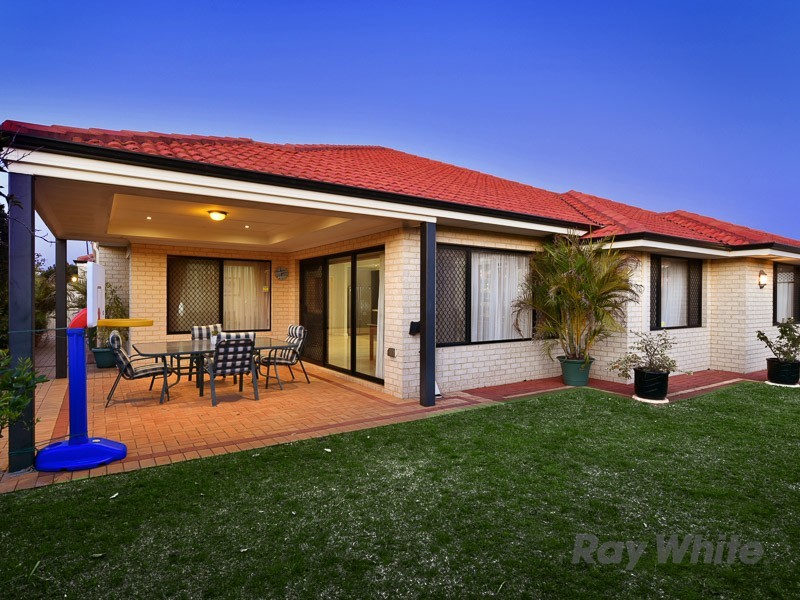 16 Bering Promenade, Canning Vale WA 6155