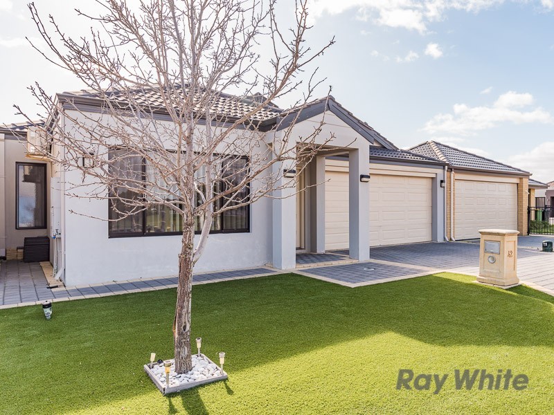 42 Macmillan Boulevard, Canning Vale WA 6155