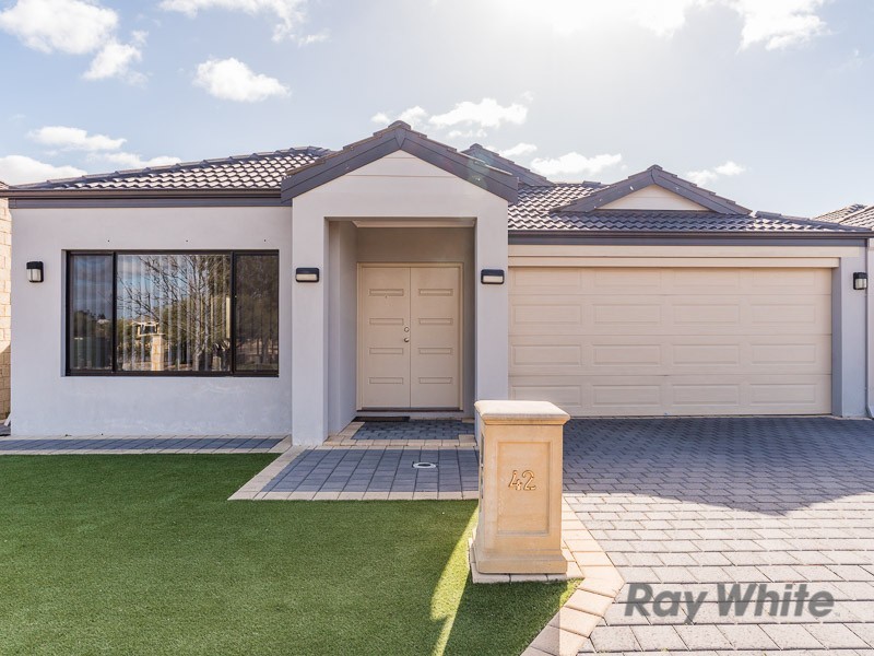 42 Macmillan Boulevard, Canning Vale WA 6155