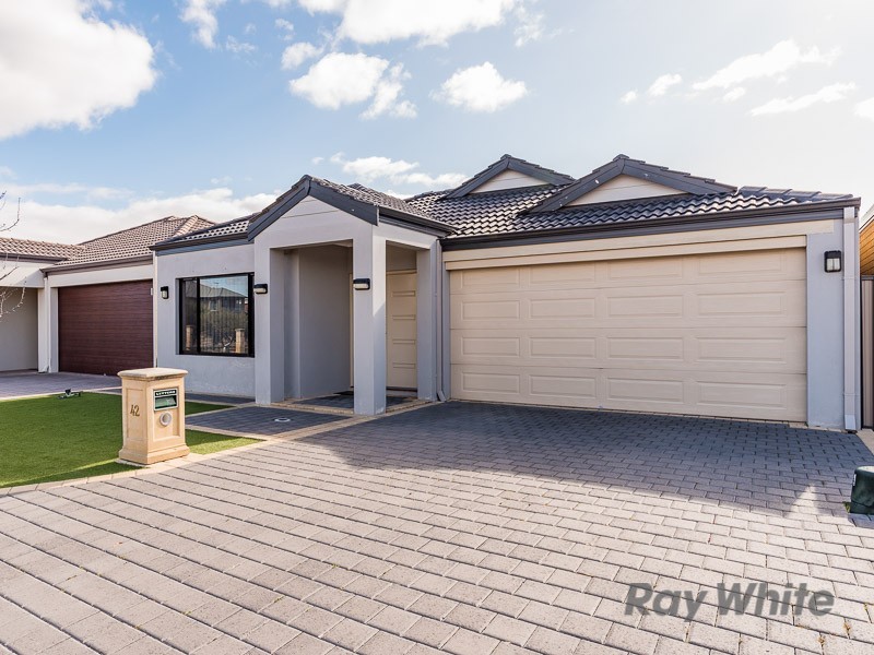 42 Macmillan Boulevard, Canning Vale WA 6155
