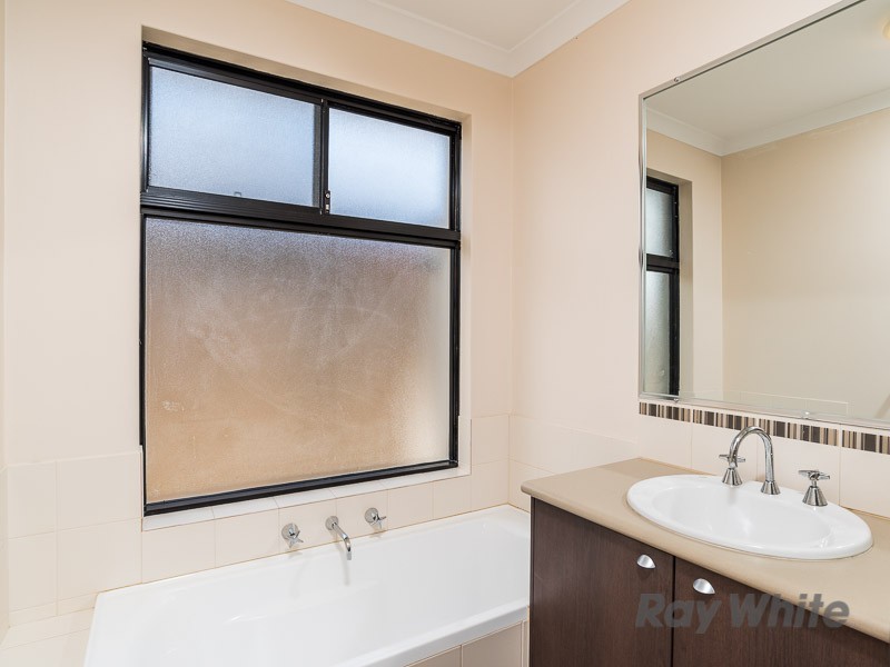 42 Macmillan Boulevard, Canning Vale WA 6155