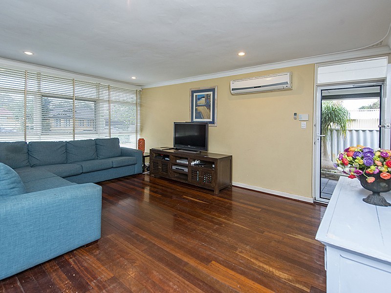 79 Arlunya Ave, Cloverdale WA 6105