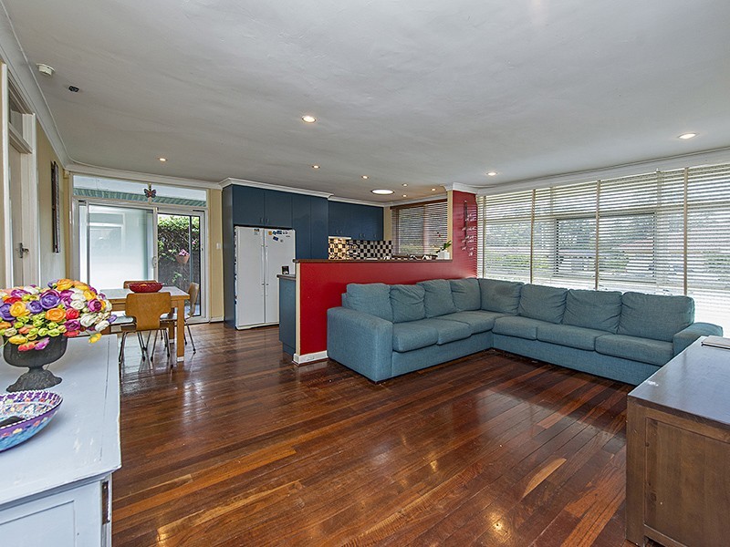 79 Arlunya Ave, Cloverdale WA 6105