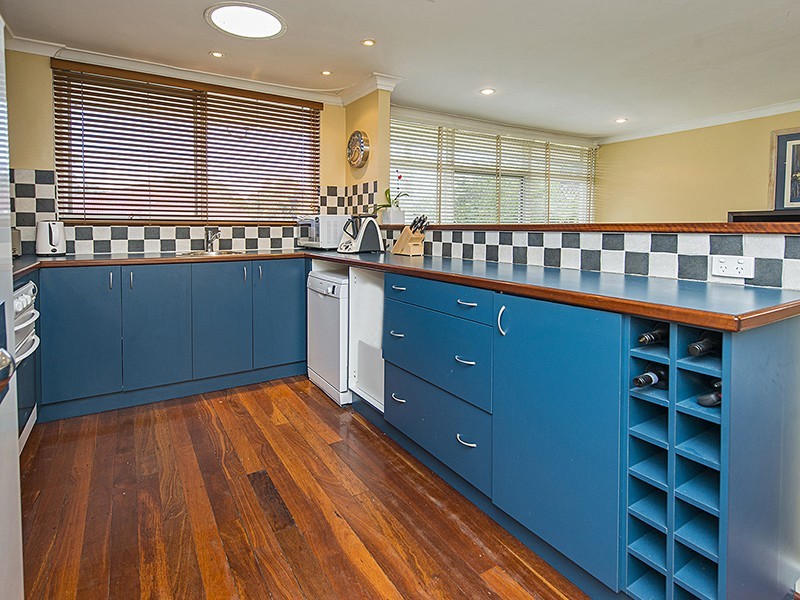 79 Arlunya Ave, Cloverdale WA 6105