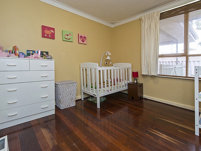 79 Arlunya Ave, Cloverdale WA 6105