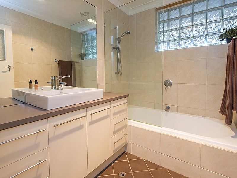 79 Arlunya Ave, Cloverdale WA 6105