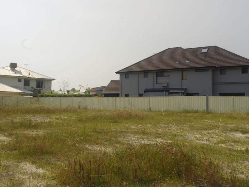 2/13 Pebble Bush Drive, Canning Vale WA 6155