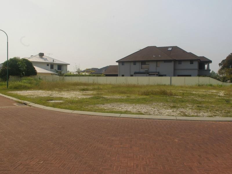 2/13 Pebble Bush Drive, Canning Vale WA 6155