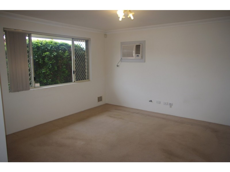 8 / 9 Lansing Street, Queens Park WA 6107