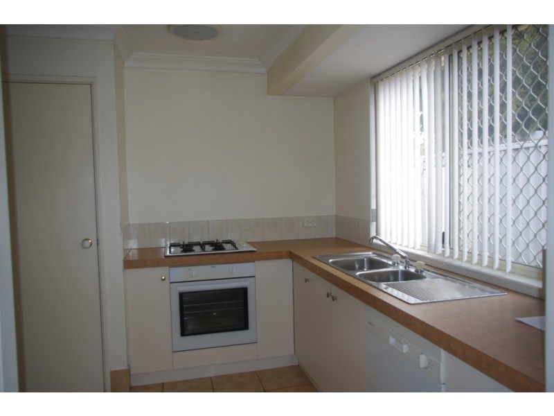 8 / 9 Lansing Street, Queens Park WA 6107