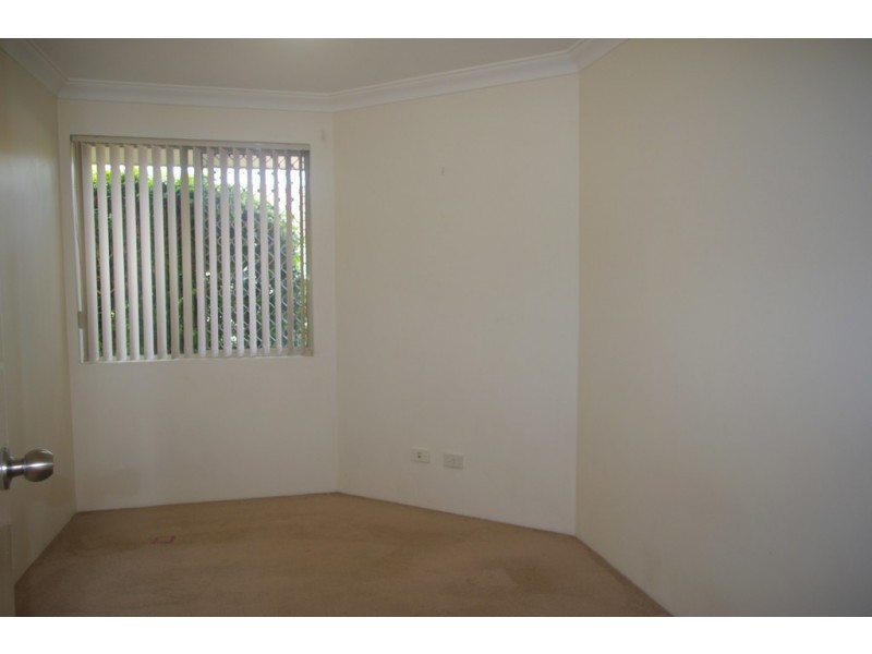 8 / 9 Lansing Street, Queens Park WA 6107